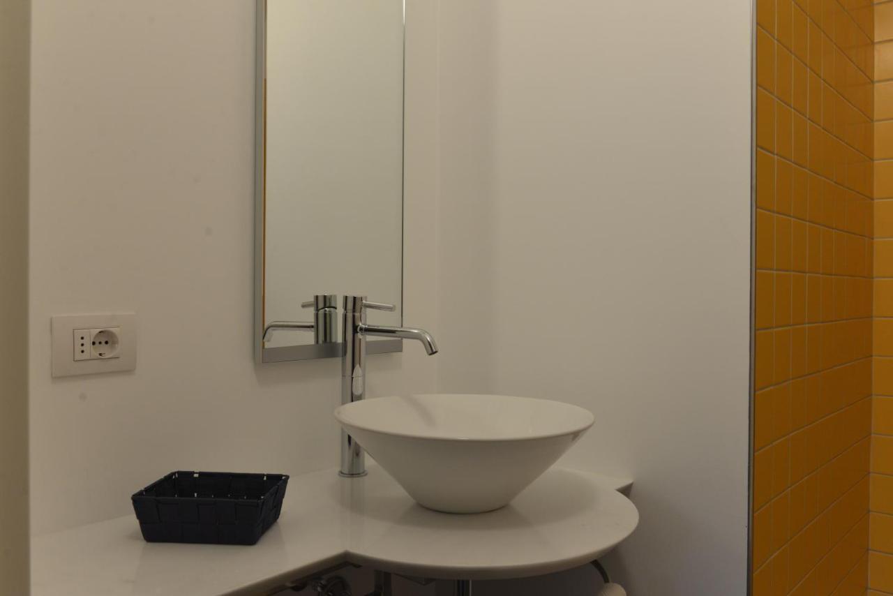 Biker'S Wine House Bed & Breakfast Rovereto  Bagian luar foto